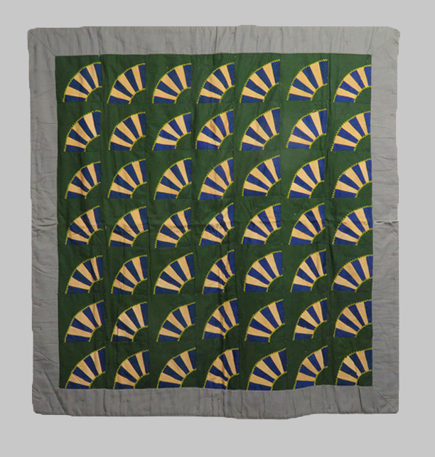 Q6835 Embroidered Wool Challis Fan Quilt