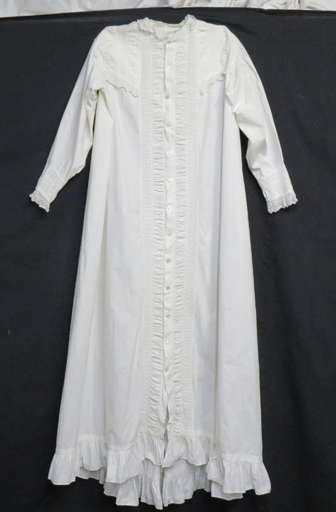 UF217 Exquisite Victorian nightgown