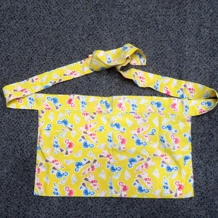 UF42 Child's Apron with Pockets